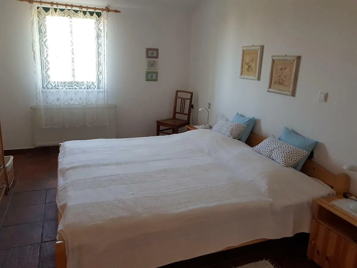 Feriehus Apartment In Family House With Roses And Olive Tree Garden